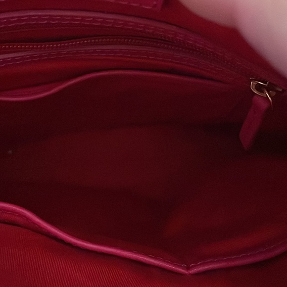 Beautiful Dooney & Bourke Floral Shoulder Bag - Picture 4 of 10